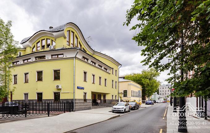в 3-м Кадашёвском переулке, 8, площадь 1619 м