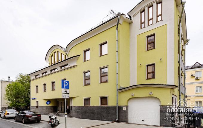 в 3-м Кадашёвском переулке, 8, площадь 1619 м